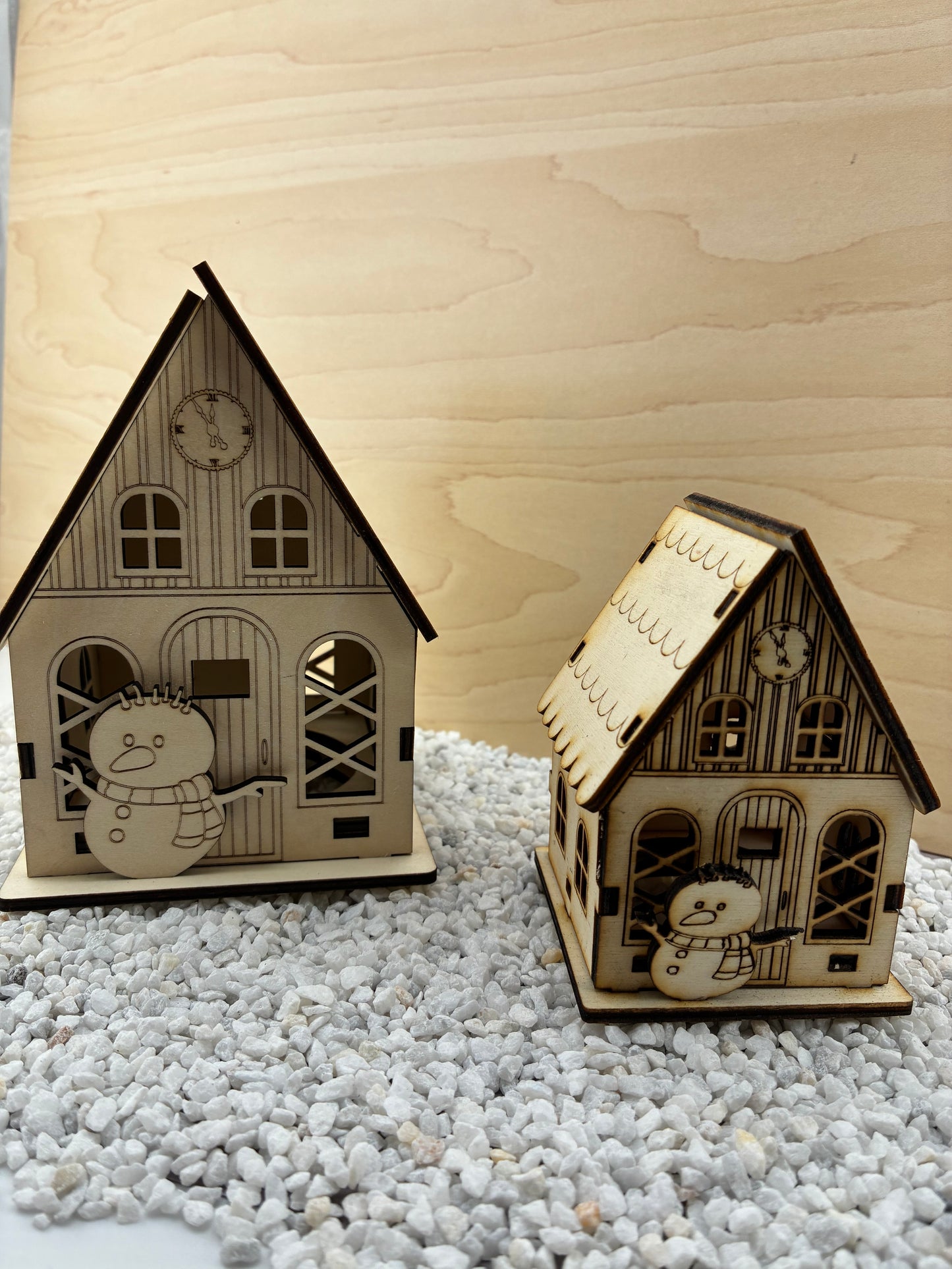 🏠 Weihnachts-Holzhäuschen mit LED-Teelicht – 3 Modelle zum Zusammenstecken