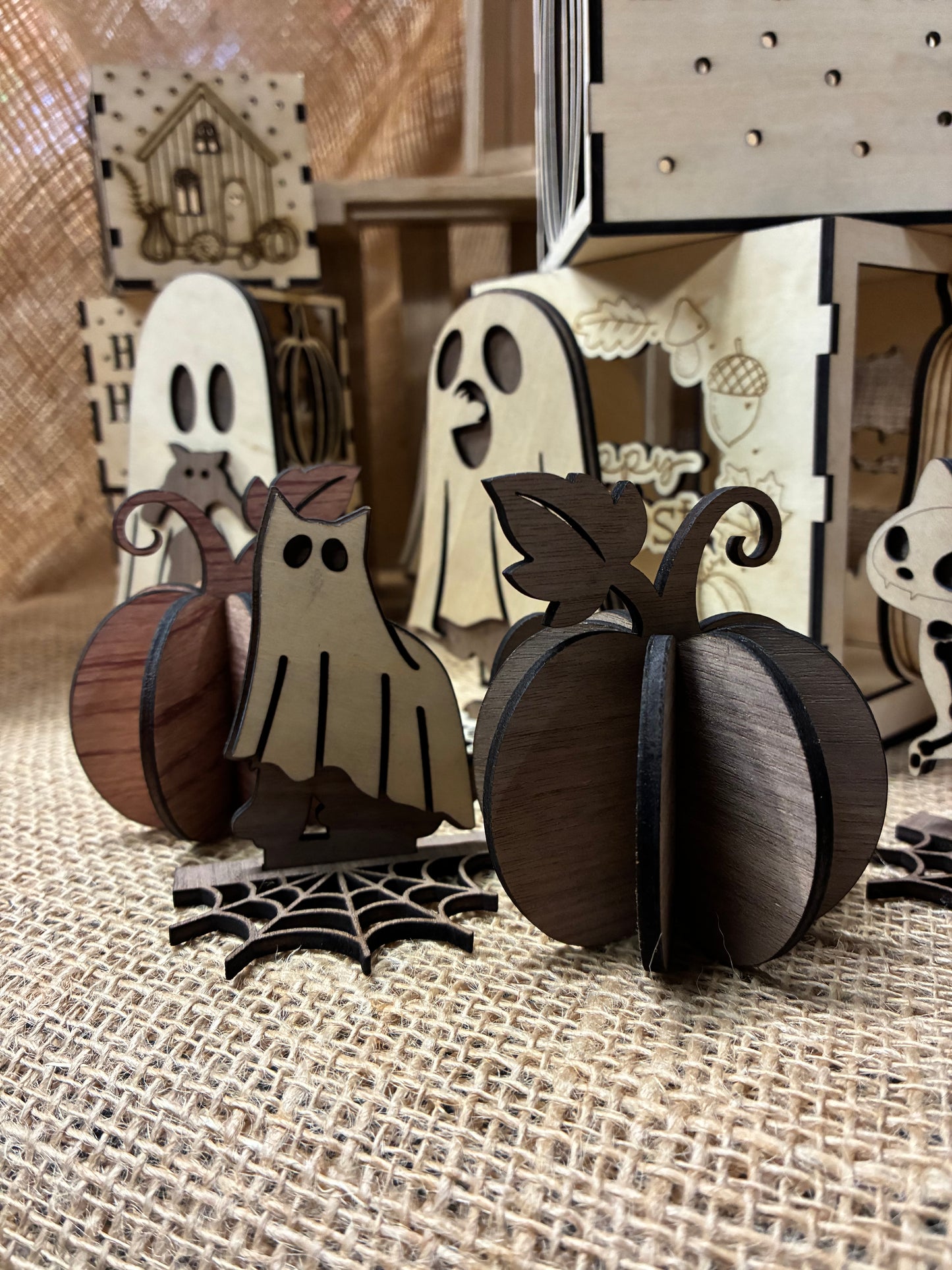 🎃 Holzfiguren „Geister & Katzen“