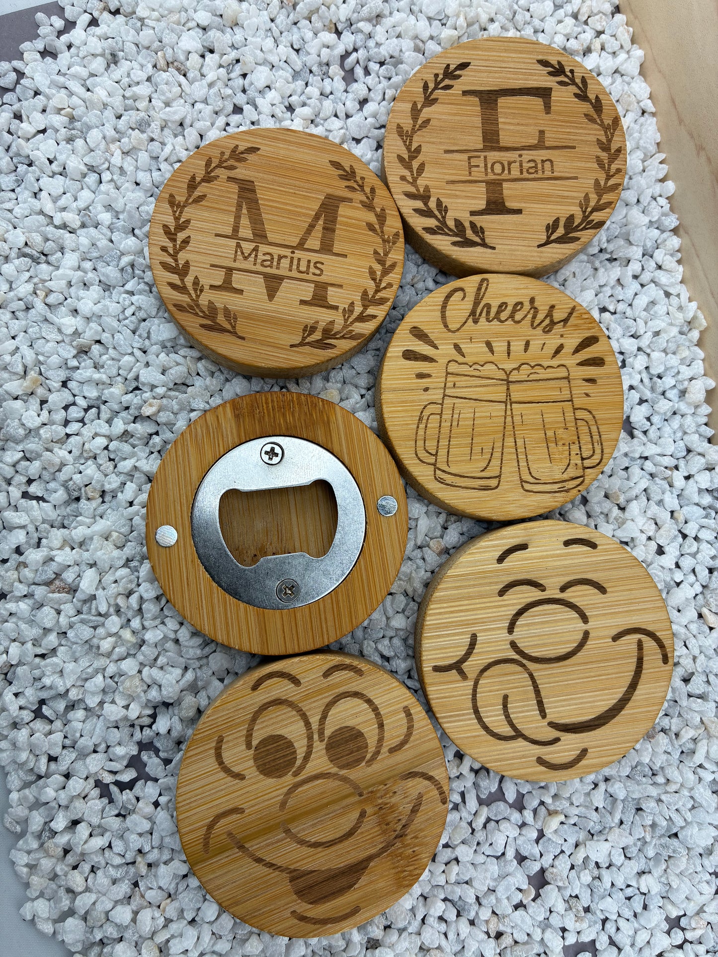 Flaschenöffner aus Holz rund – graviert & personalisierbar
